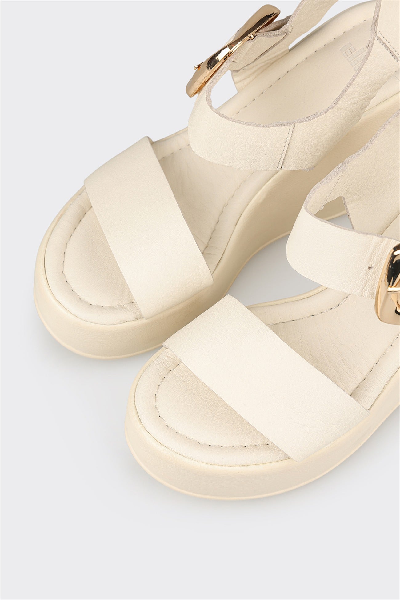 Ekru Leather Women's Wedge Sandal