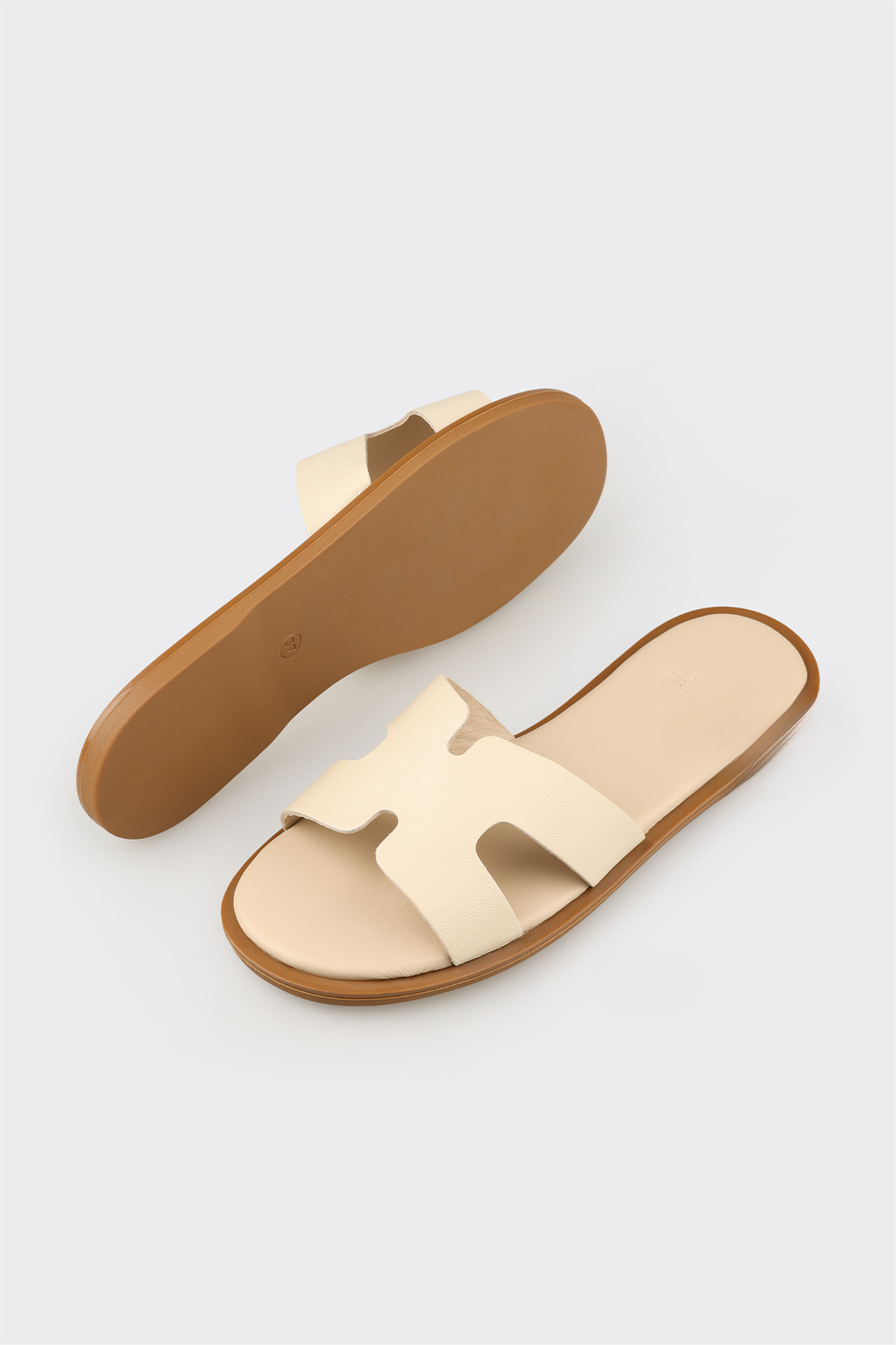 Ecru Leather Women's Flat Mule