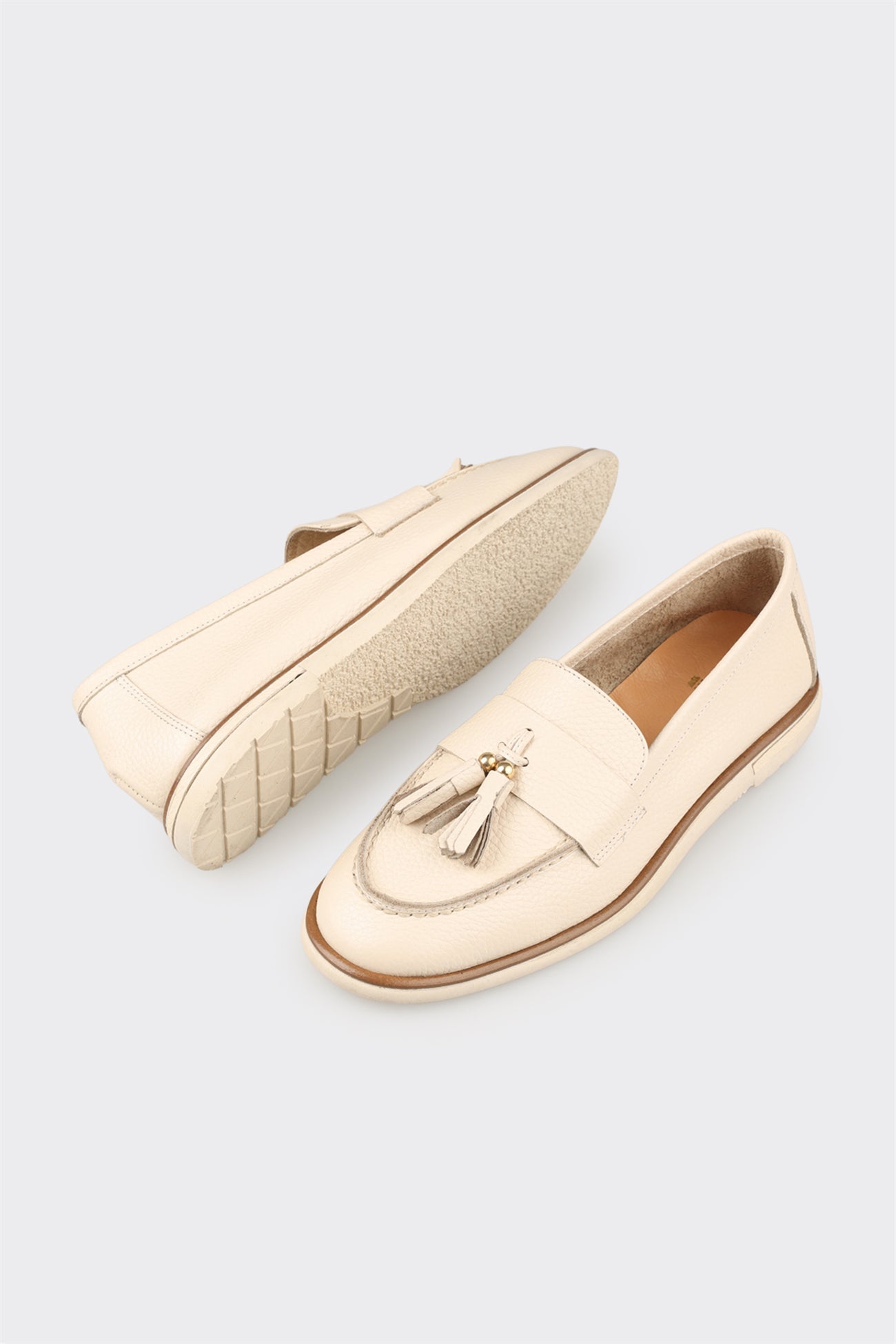 Ecru Leather Women's Casual Shoe