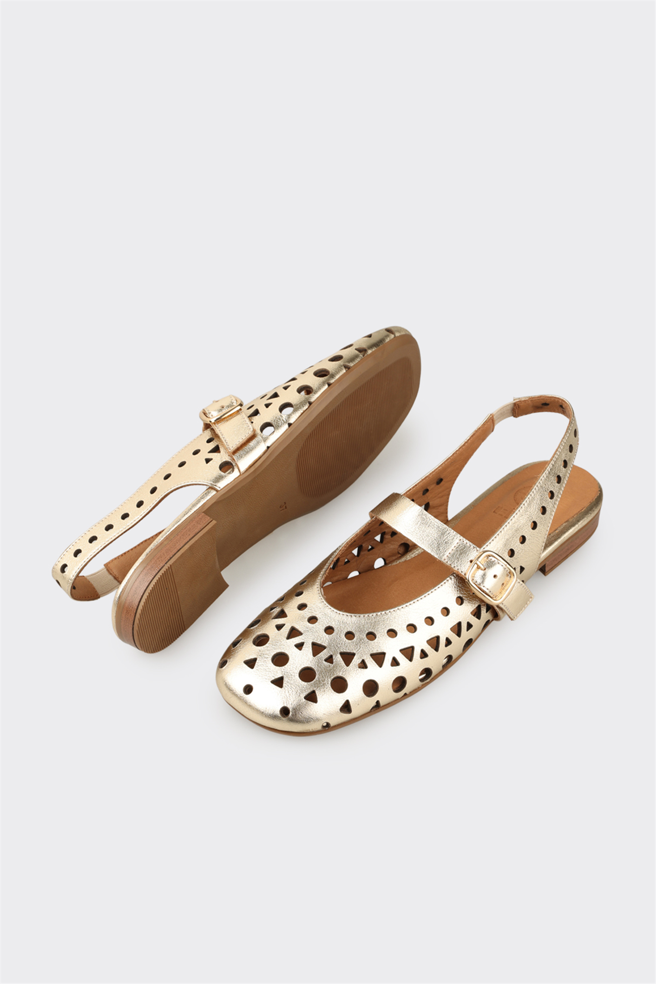 Gold Leather Women's Casual Shoe