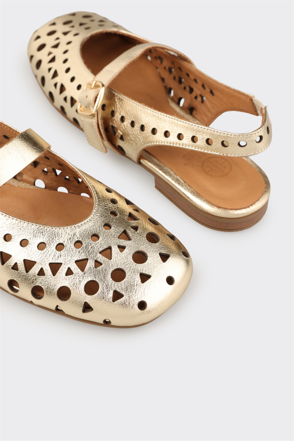 Gold Leather Women's Casual Shoe
