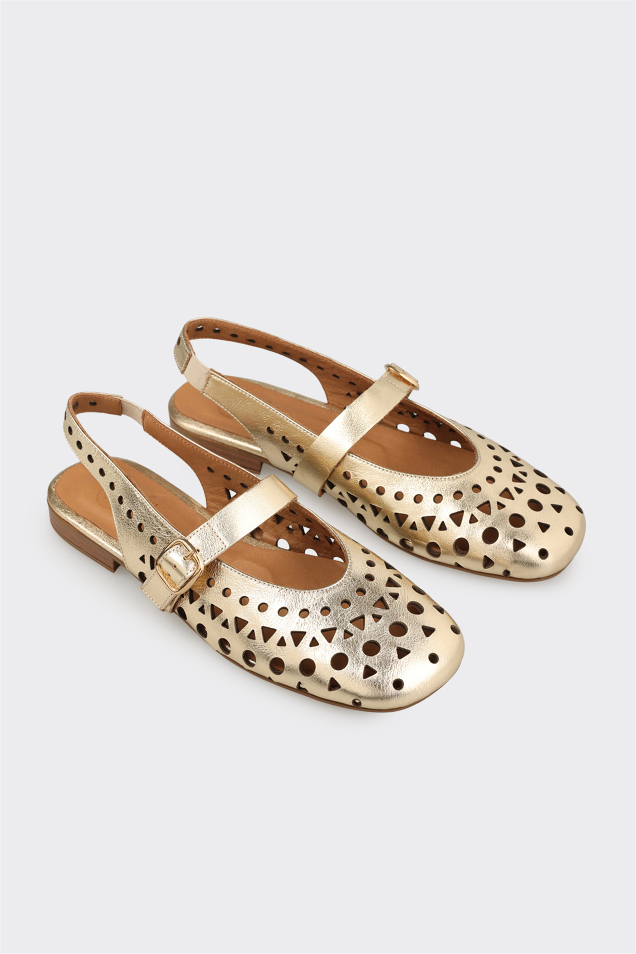 Gold Leather Women's Casual Shoe