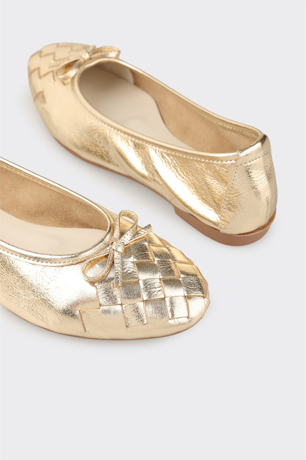 Gold Leather Women's Casual Shoe