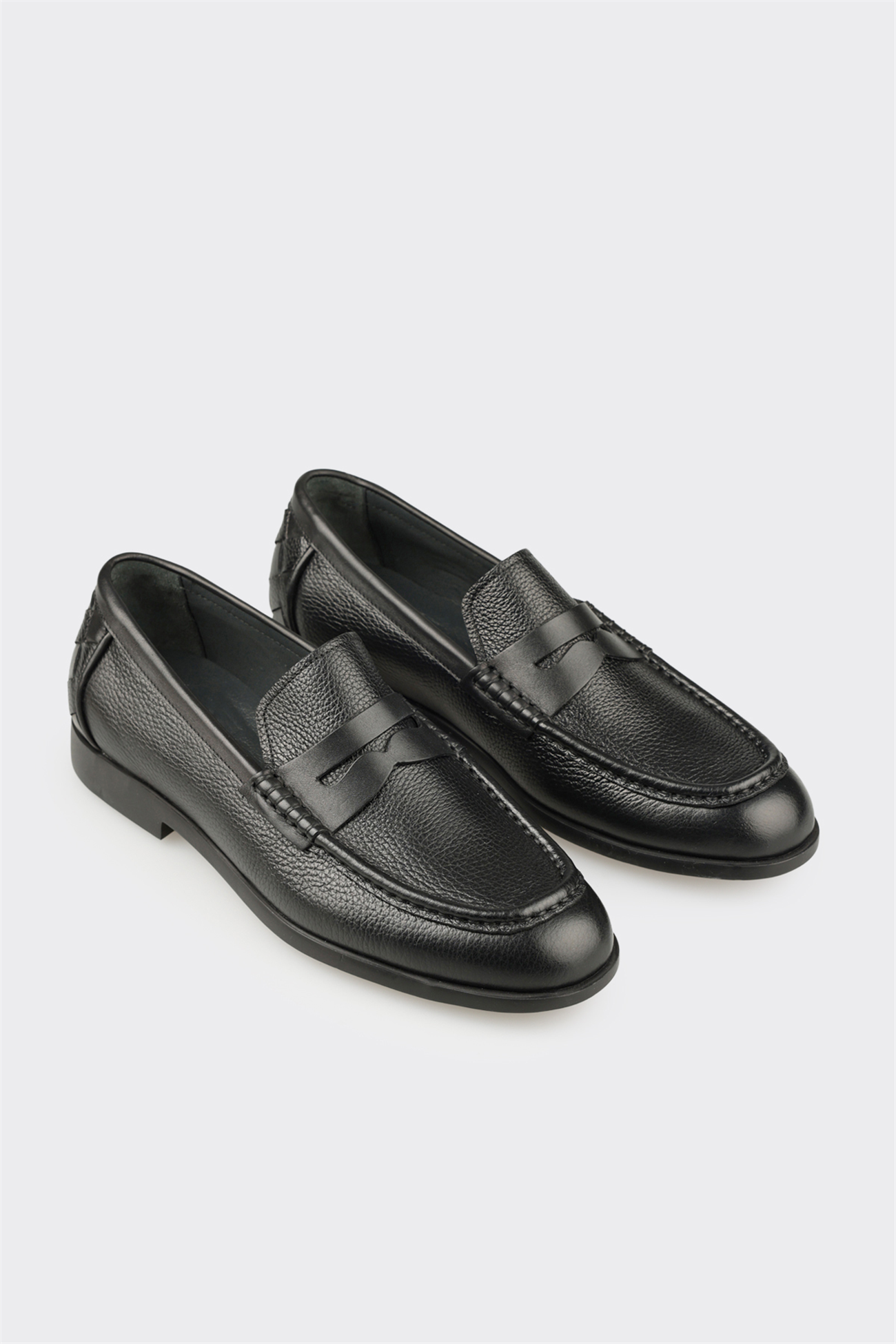 Black Leather Men's Classic Shoe