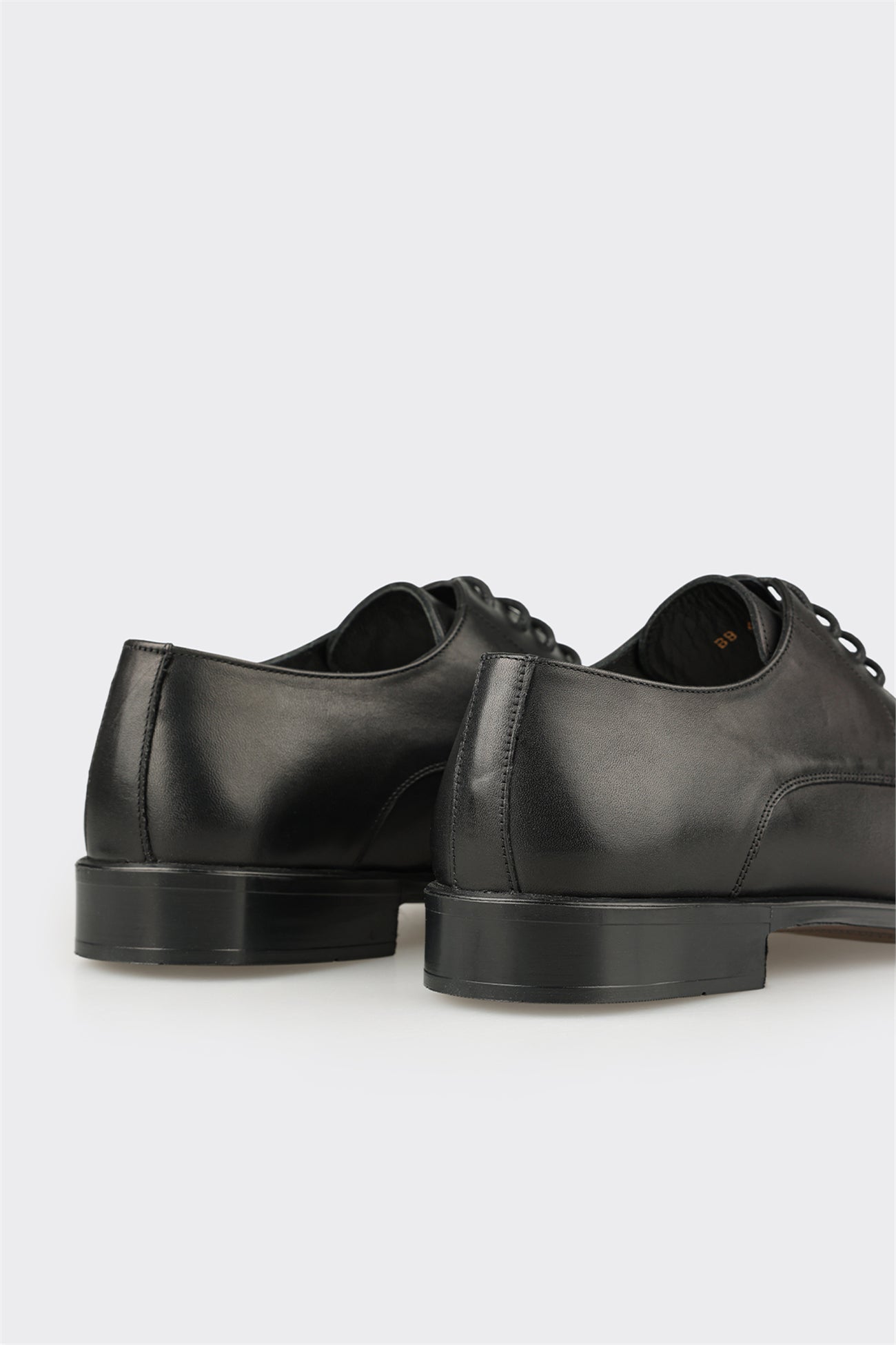 Black Leather Men's Classic Shoe