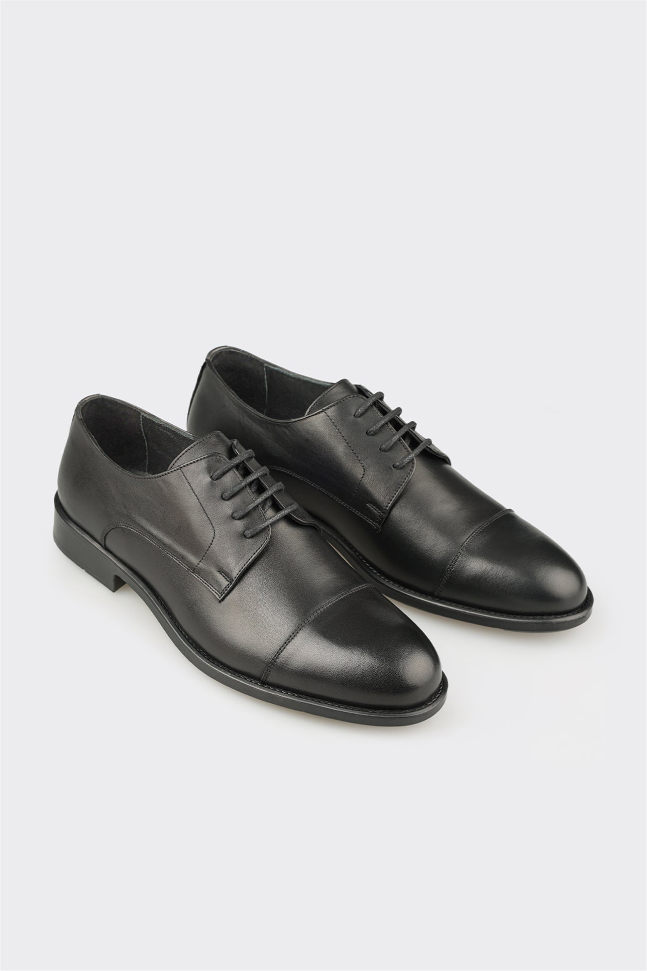 Black Leather Men's Classic Shoe