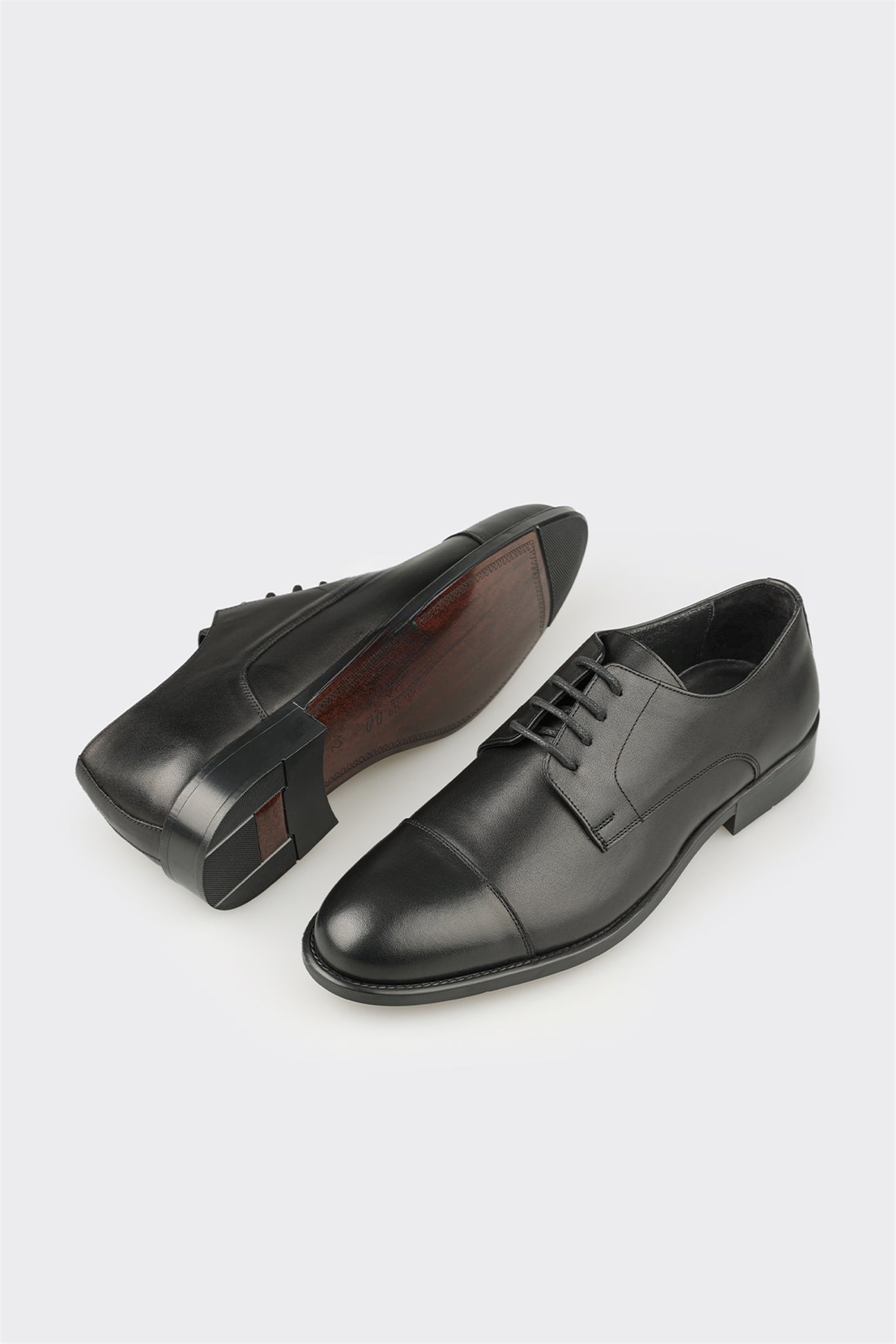 Black Leather Men's Classic Shoe
