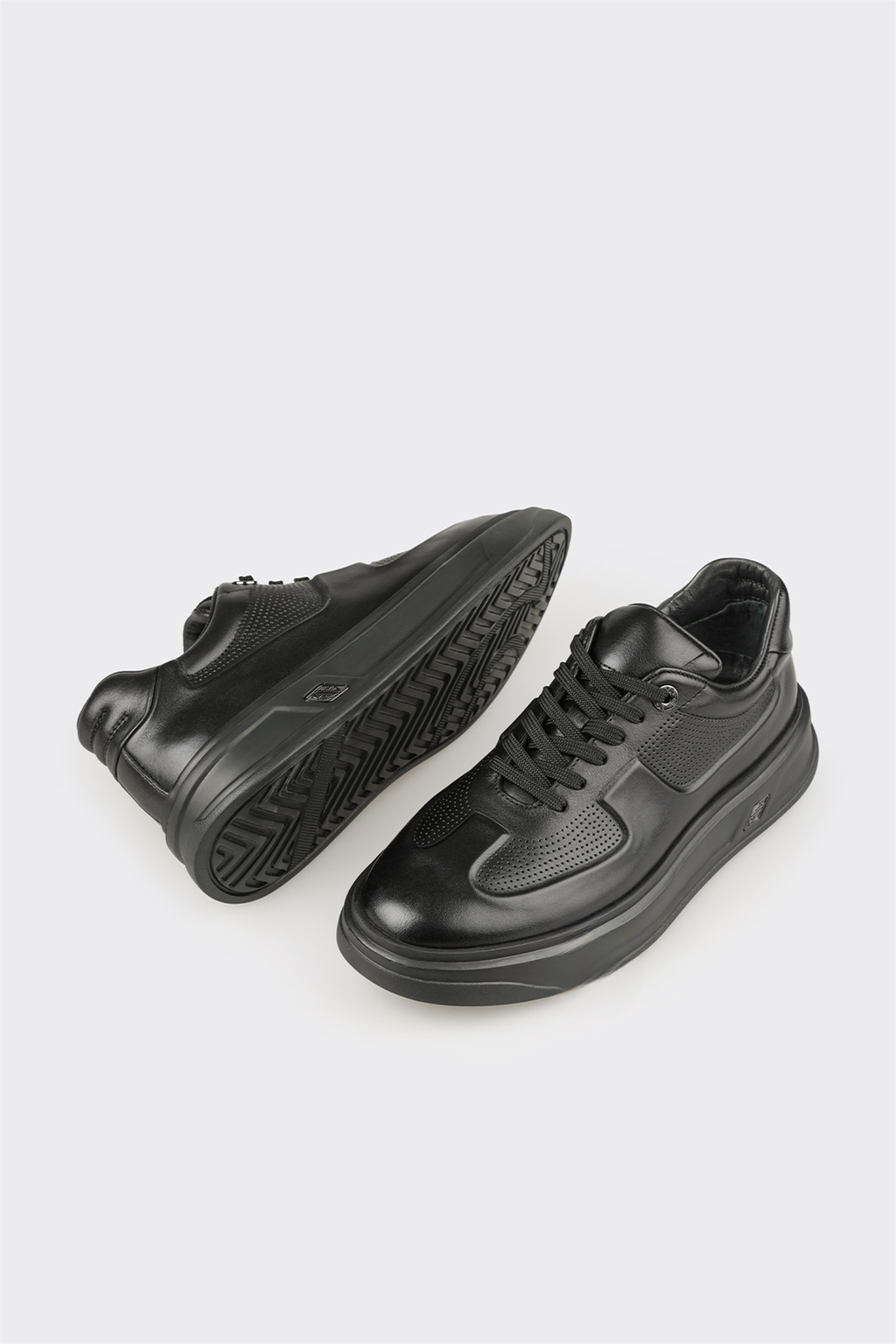 Black Leather Men's Sneaker