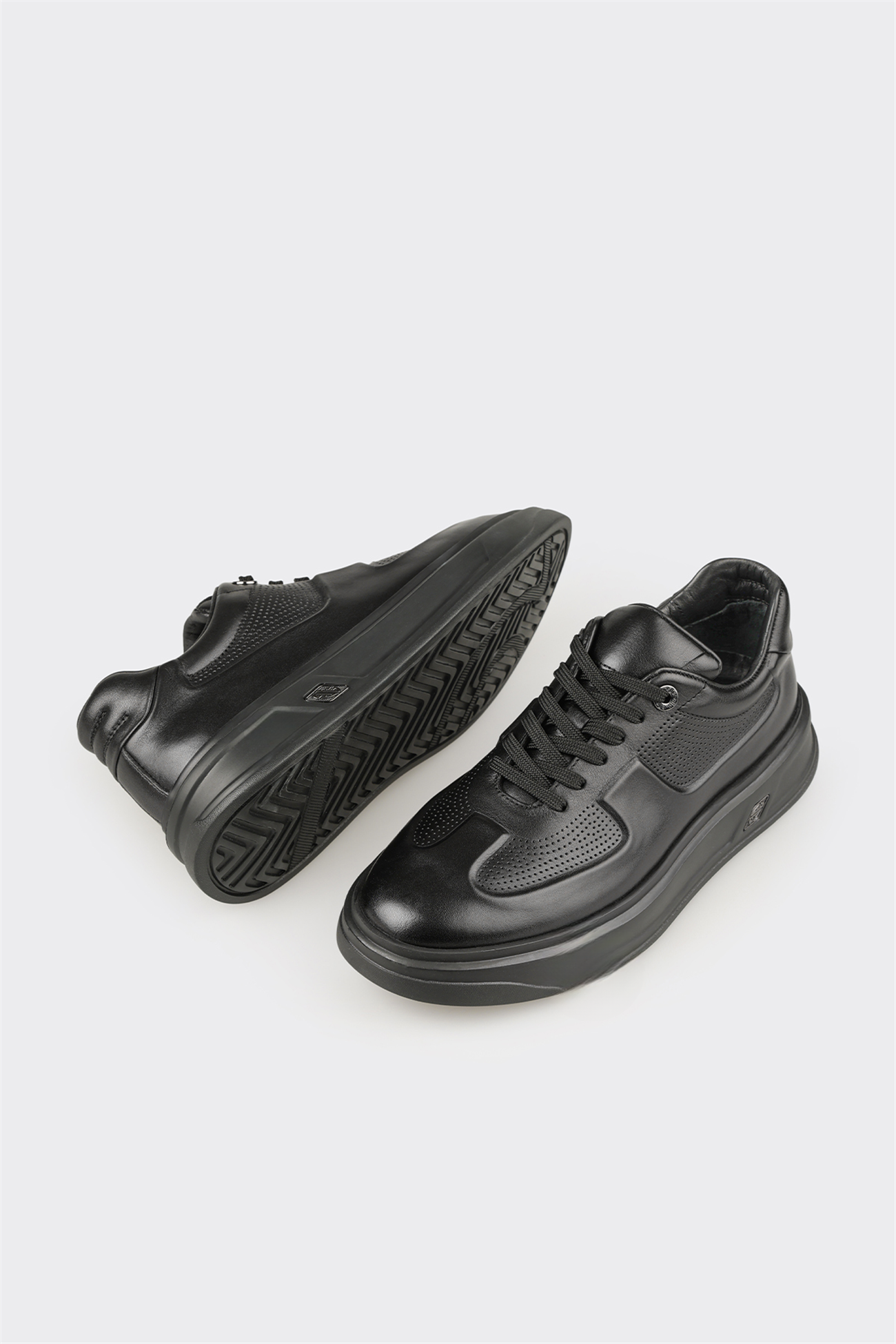 Black Leather Men's Sneaker