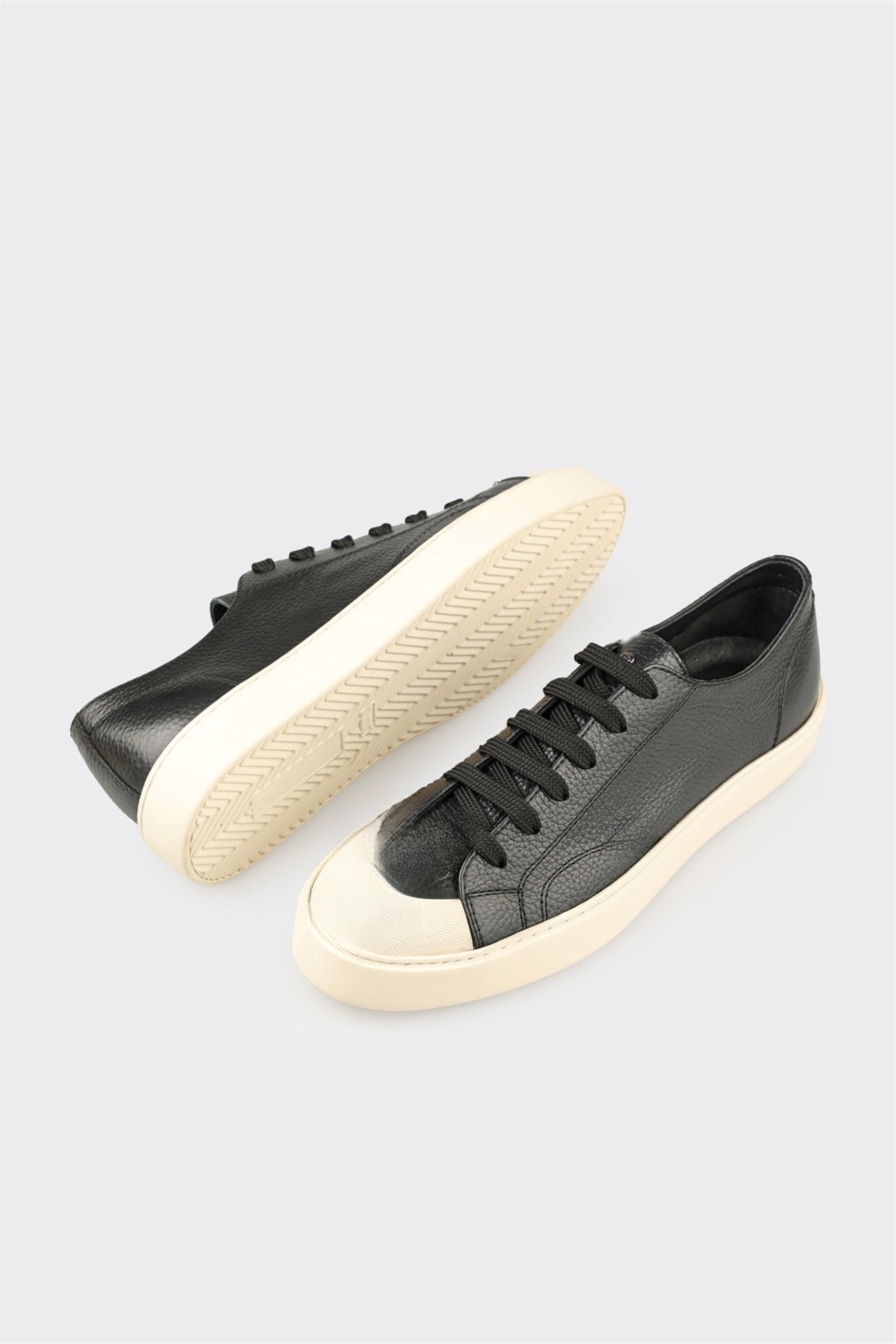 Black Leather Men's Sneaker