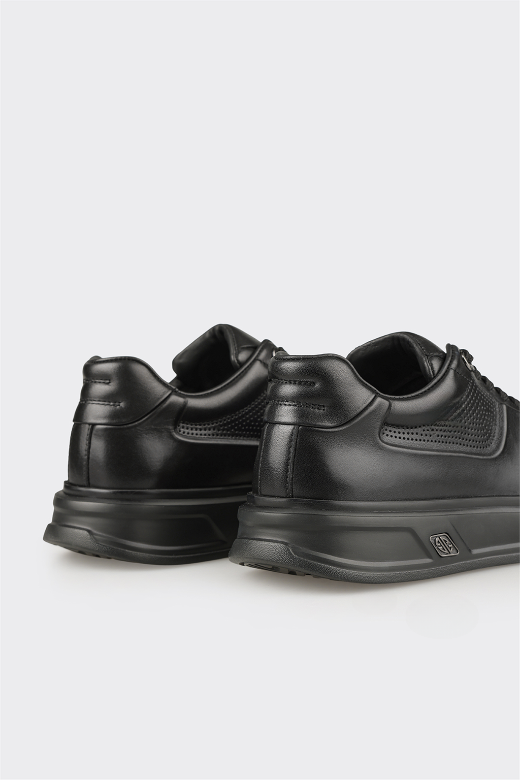 Black Leather Men's Sneaker