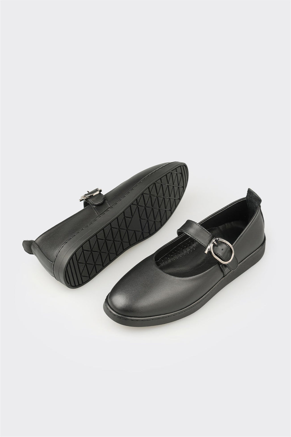 Black Leather Women's Casual Shoe