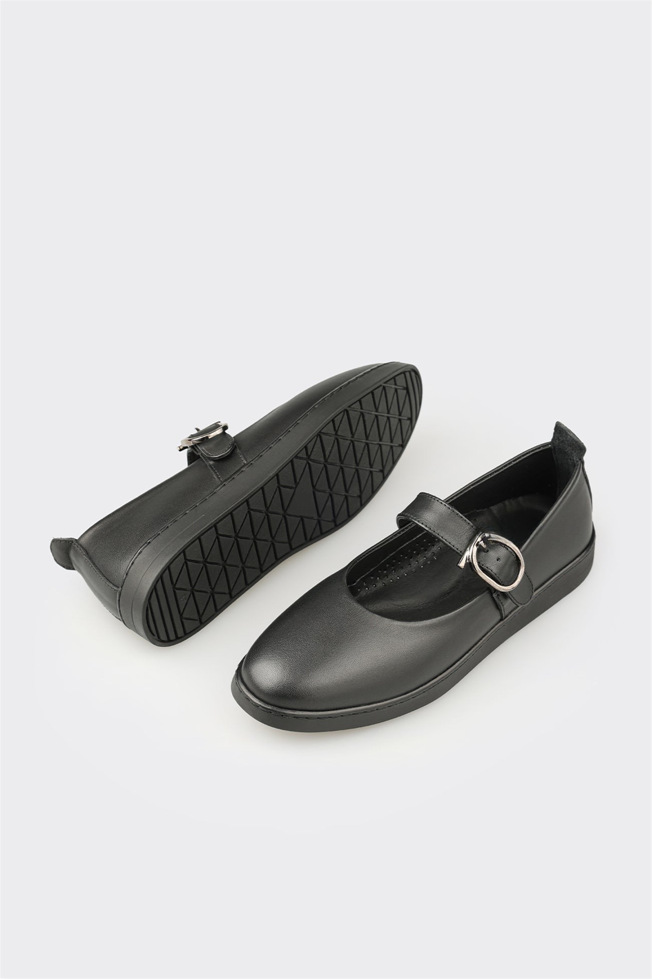 Black Leather Women's Casual Shoe