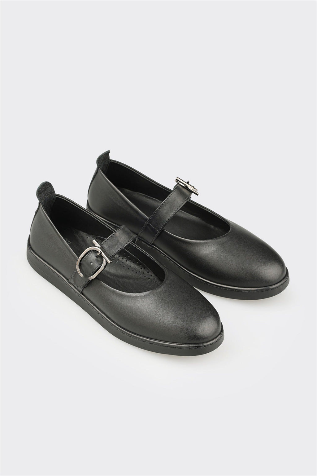 Black Leather Women's Casual Shoe