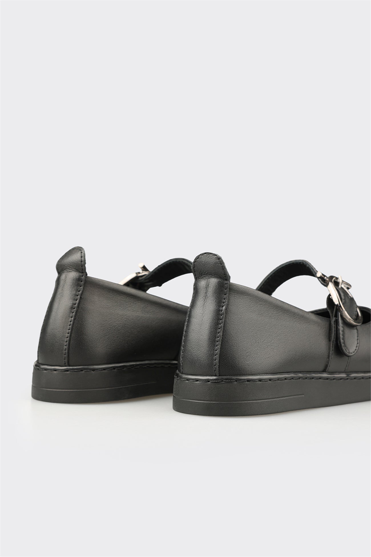 Black Leather Women's Casual Shoe