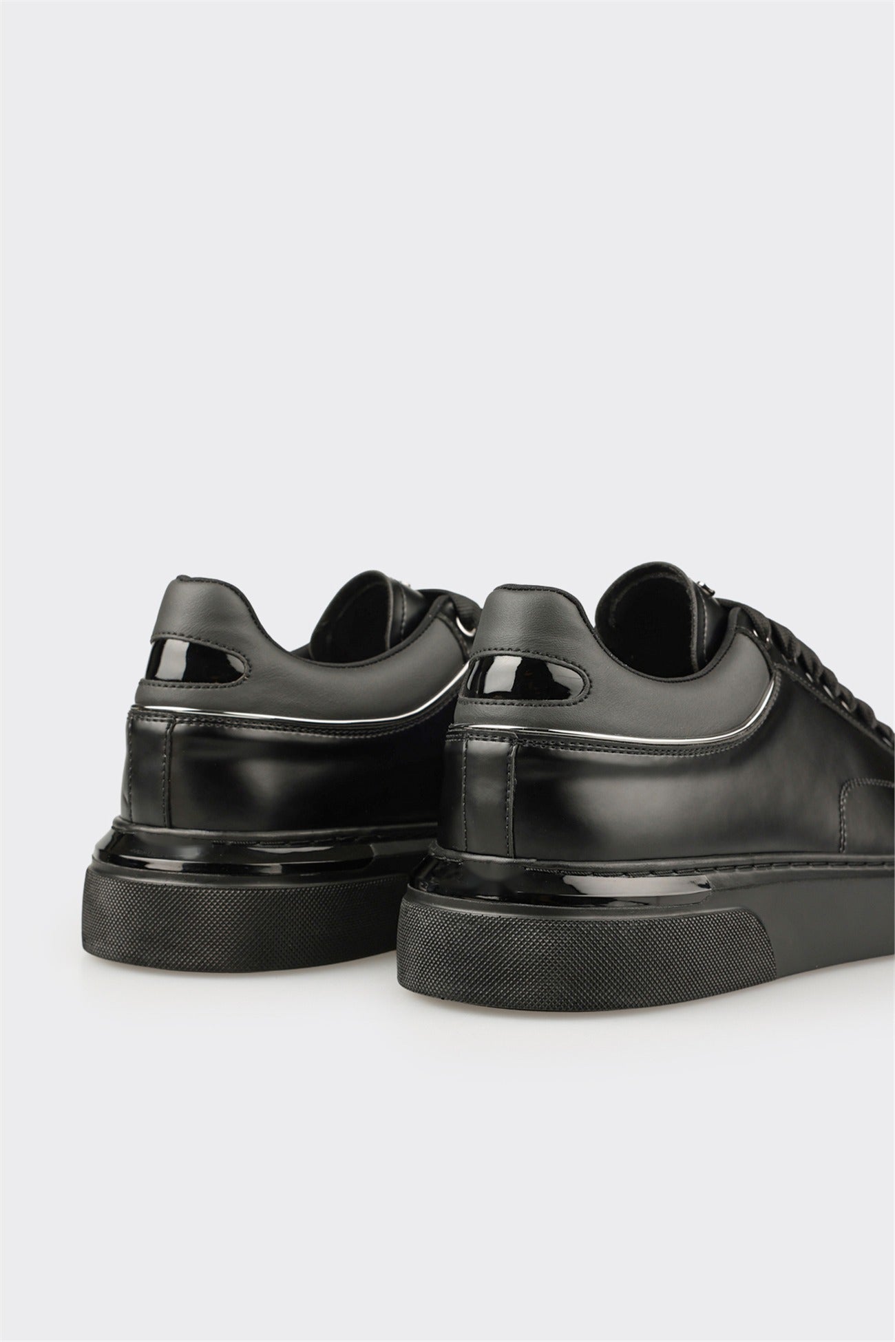 Black Men's Sneaker