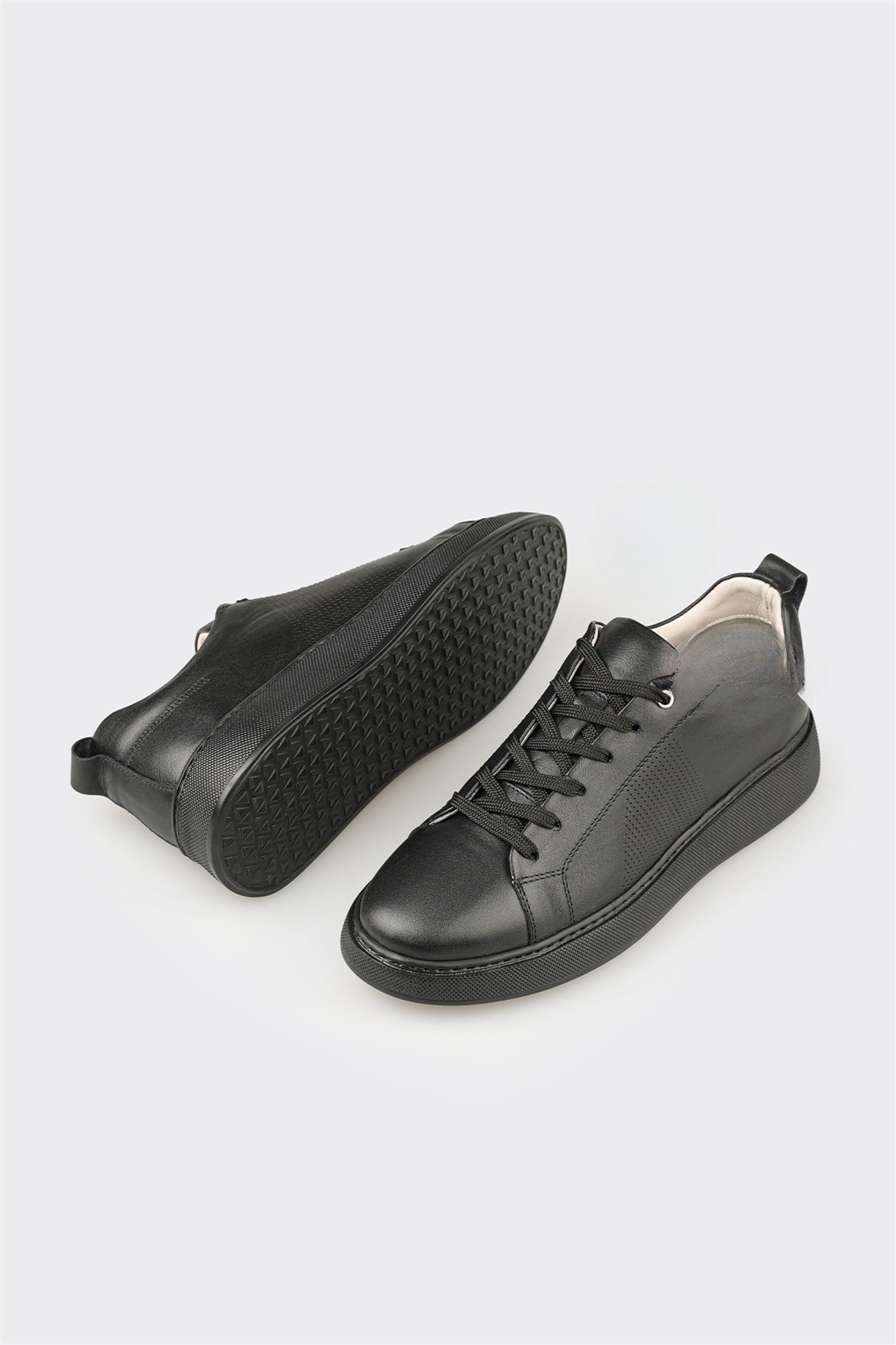 Black Leather Men's Sneaker