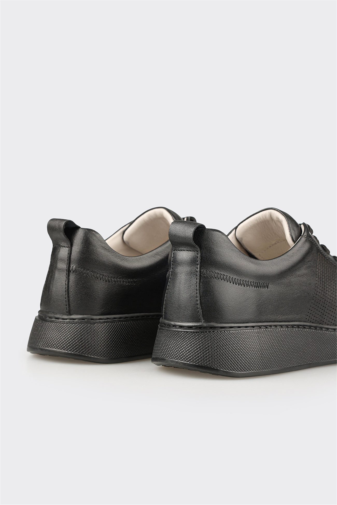 Black Leather Men's Sneaker